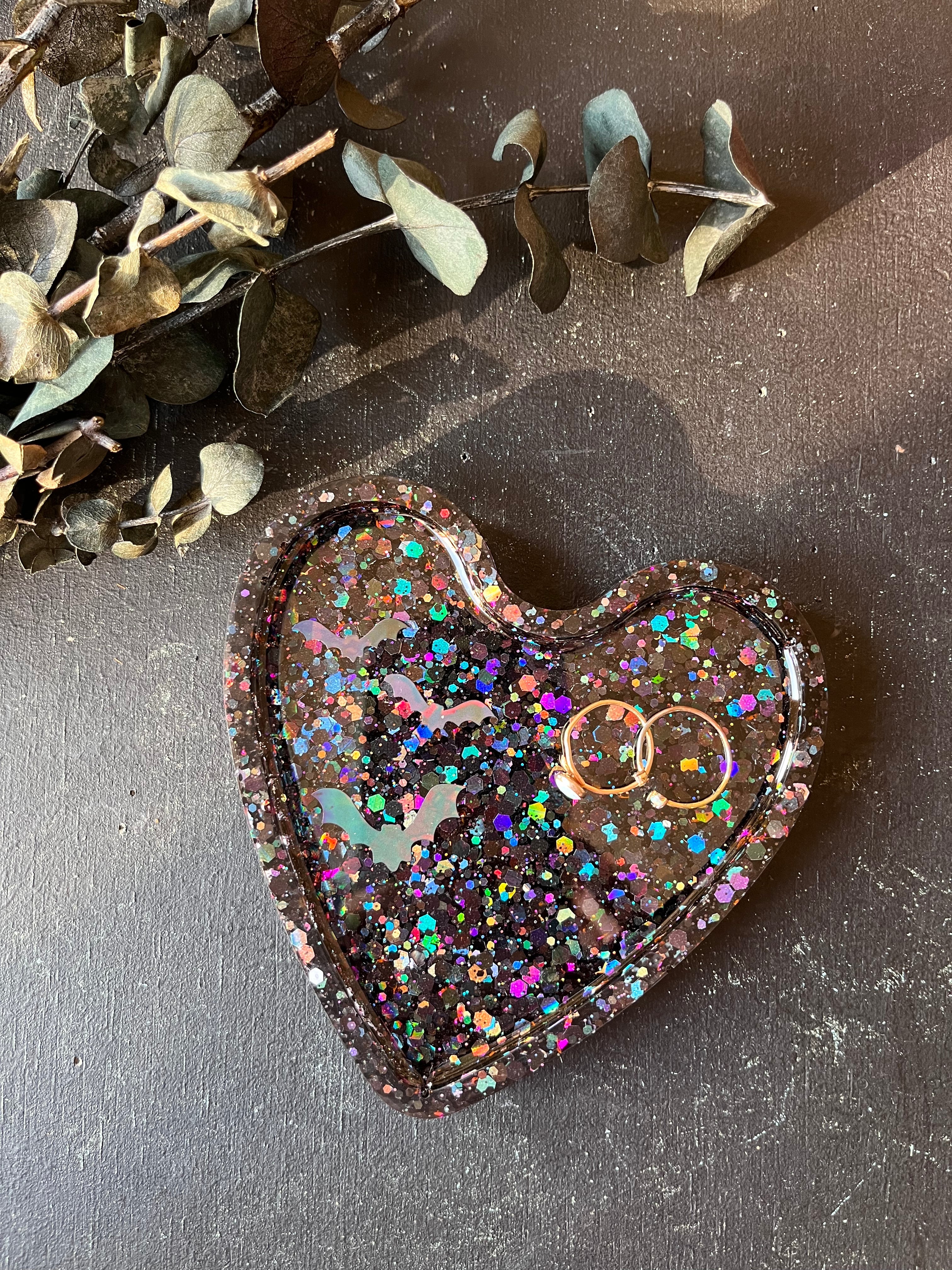 Morticia heart tray