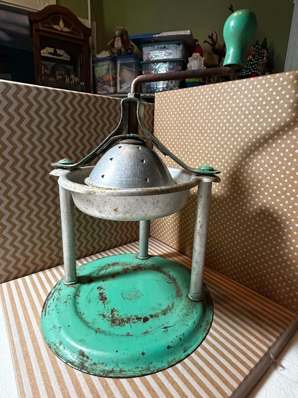 Vintage Geared Hand Crank Rotary Citrus Juicer Aqua Green Metal Working