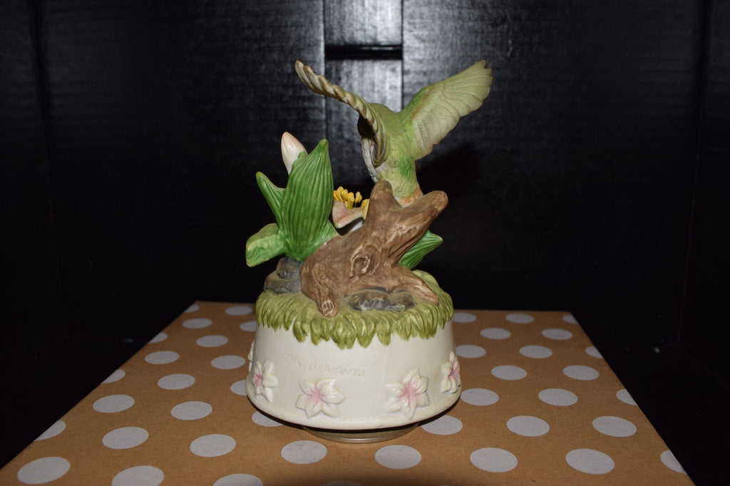 Seymour Mann 1995 Hummingbird Music Box Porcelain Lily Figurine Mr Bernini