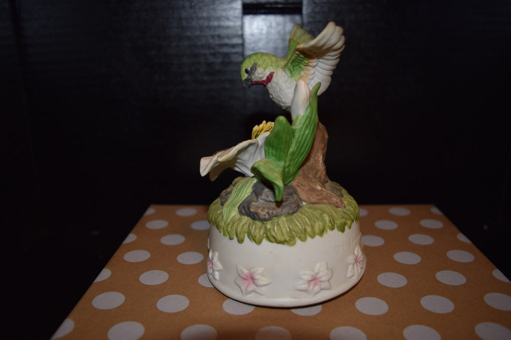 Seymour Mann 1995 Hummingbird Music Box Porcelain Lily Figurine Mr Bernini