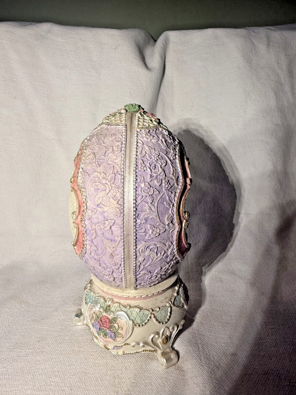 Classic Treasures Pegasus Musical Egg Music Box The Entertainer Victorian Style
