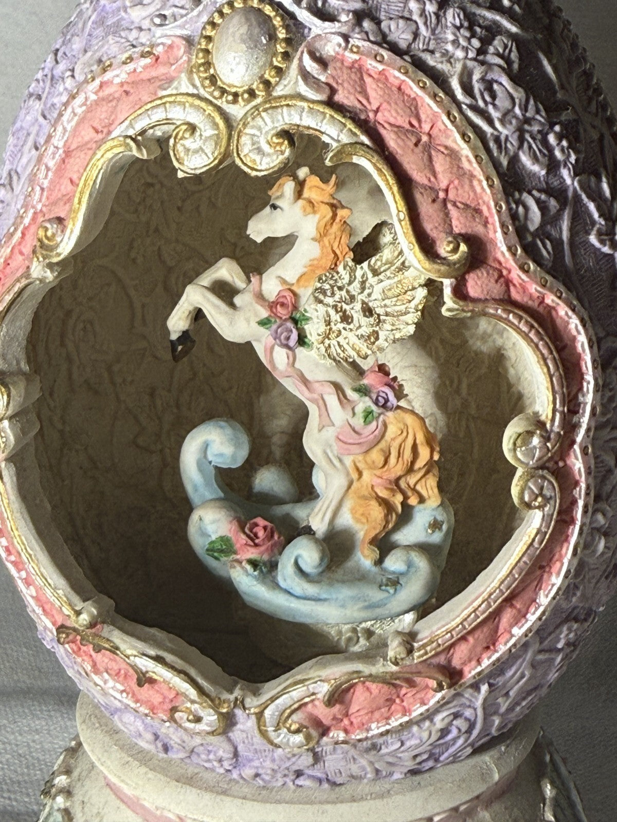 Classic Treasures Pegasus Musical Egg Music Box The Entertainer Victorian Style