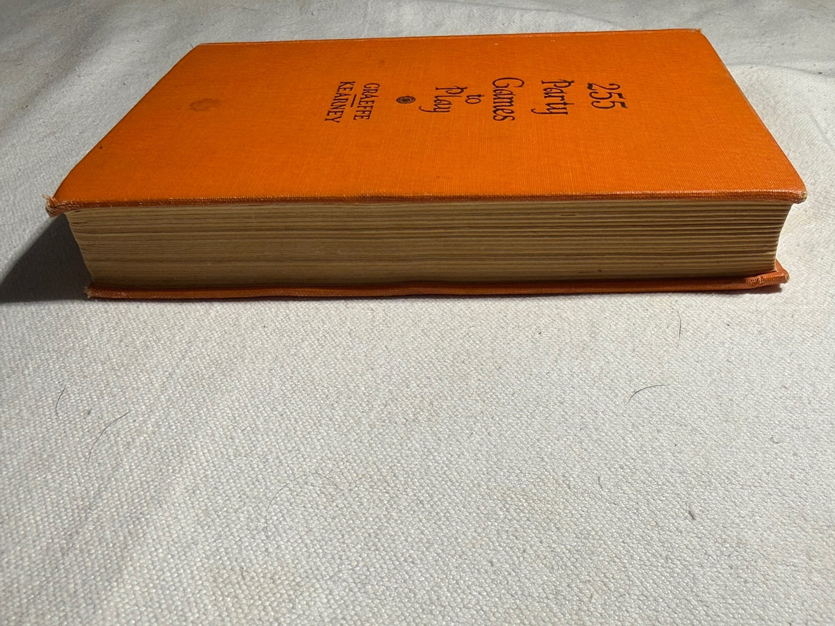 255 Party Games to Play by Clara A. Graeffe