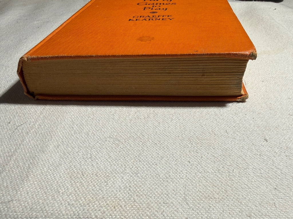 255 Party Games to Play by Clara A. Graeffe